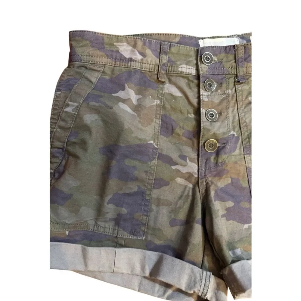 Anthropologie Wanderer Shorts Women’s Camo‎ Print Sz 28 Green